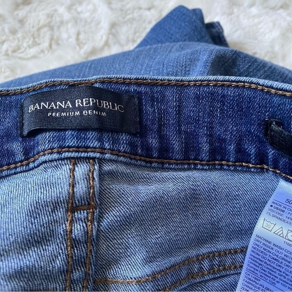 Banana Republic Women's Blue Distressed Girlfriend Jeans Size 32 - Picture 3 of 6